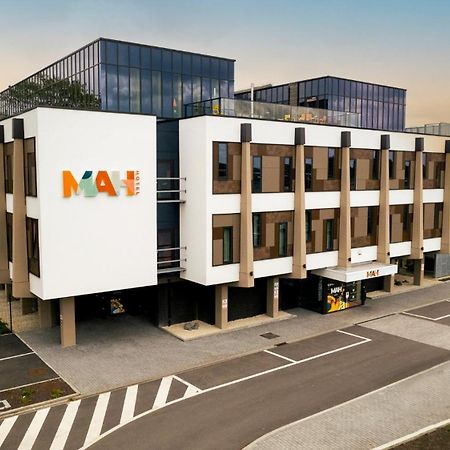 Mah Hotel Saint-Ghislain Kültér fotó